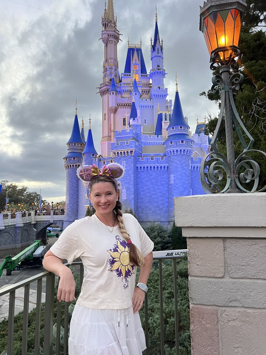 Sabrina, travel advisor